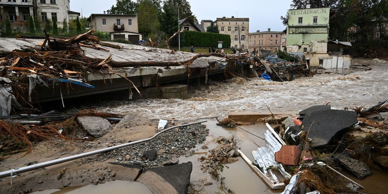 Unwetter mit schweren Regenfällen haben massive Zerstörungen im Südwesten Polens angerichtet. Jetzt bereitet sich auch die Stadt Breslau auf die Flut vor. (Foto Aktuell)