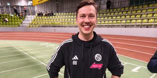 Thomas Siegmund bei der Hallen-Gala im Glaspalast. Jetzt hat er mit den Blau-Weißen die Vorbereitung auf die Landesliga-Restrunde begonnen.