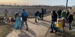 Freiwillige Aufräumaktion der Sindelfinger Grünen am Neujahrstag.