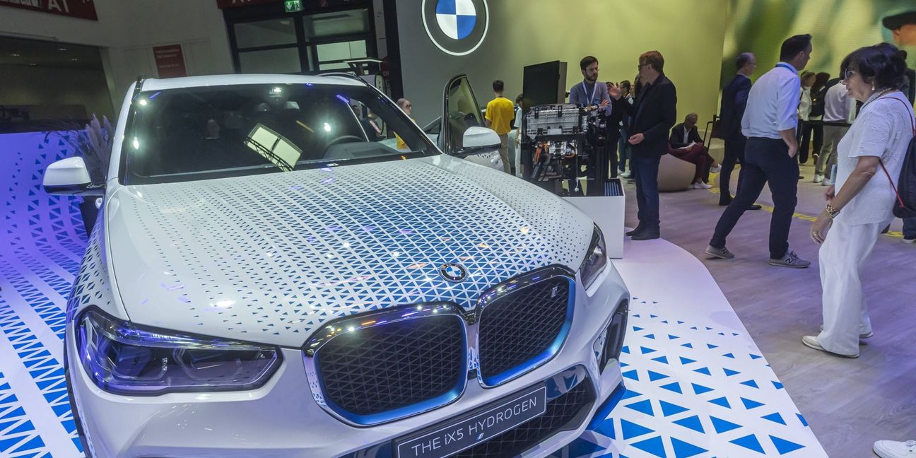 Auf der IAA präsentierte BMW auch Fahrzeuge mit alternativen Antrieben.