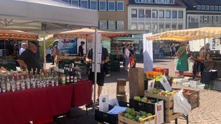 Köstliches in fester und flüssiger Form hat der Herbst-Bauernmarkt zu  bieten.