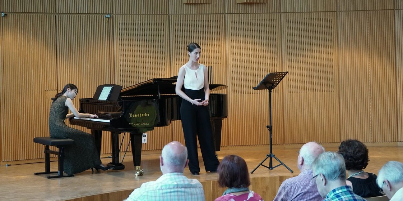 Maria Hegele mit Pianistin Yejin Koo beim Liederabend des Liedfestivals im Odeon.