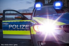 Die Polizei wurde durch einen Tipp von zwei aufmerksamen Zeugen auf die beiden Raser aufmerksam.