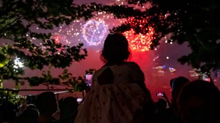 Der Unabhängingkeitstag wird in den USA traditionell mit Partys, Feuerwerk und Paraden gefeiert.