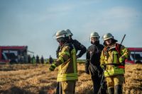 Auf einem Maichinger Acker übte die Sindelfinger Feuerwehr die Bekämpfung von Vegetationsbränden.