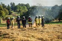 Auf einem Maichinger Acker übte die Sindelfinger Feuerwehr die Bekämpfung von Vegetationsbränden.