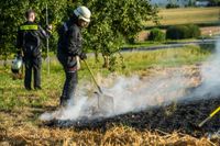 Auf einem Maichinger Acker übte die Sindelfinger Feuerwehr die Bekämpfung von Vegetationsbränden.