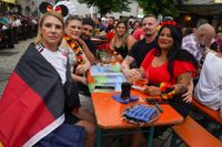 Tolle Stimmung beim Public Viewing auf dem Sindelfinger Wettbachplatz