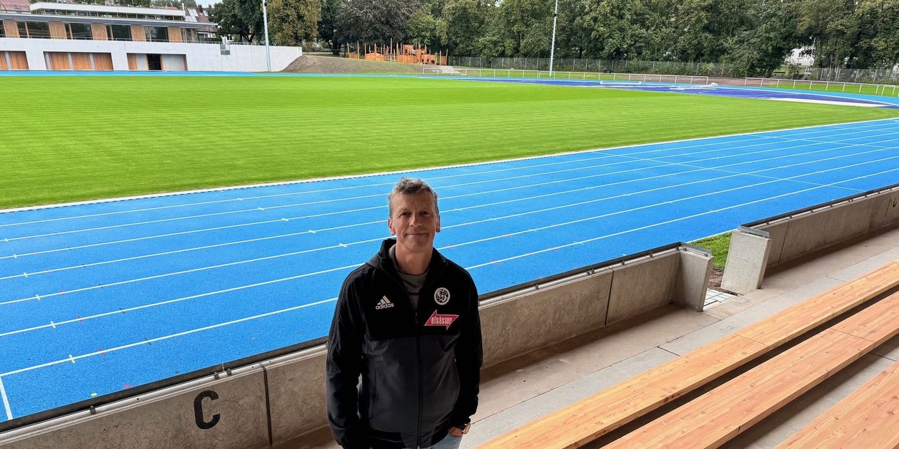 Für Thomas Dietsche, früher Spieler und Trainer beim VfL Sindelfingen und heute sportlicher Leiter, ist das Floschenstadion ein Zuhause. An diesem Wochenende verfliegt das Heimweh.Bild: z