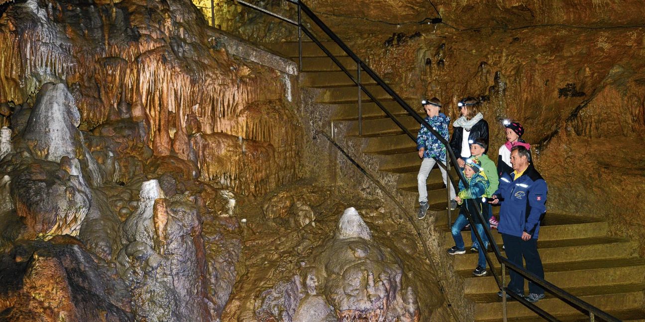 In der Höhle gibt es zahlreiche Tropfstein- und Deckenbildungen zu bewundern. © FOTOGRAFIE JILL CARSTENS