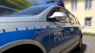 Die Polizei sucht Zeugen.