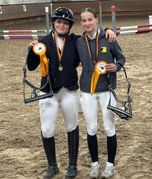 Jule und Maja, die Siegerinnen bei "Jump an Run".