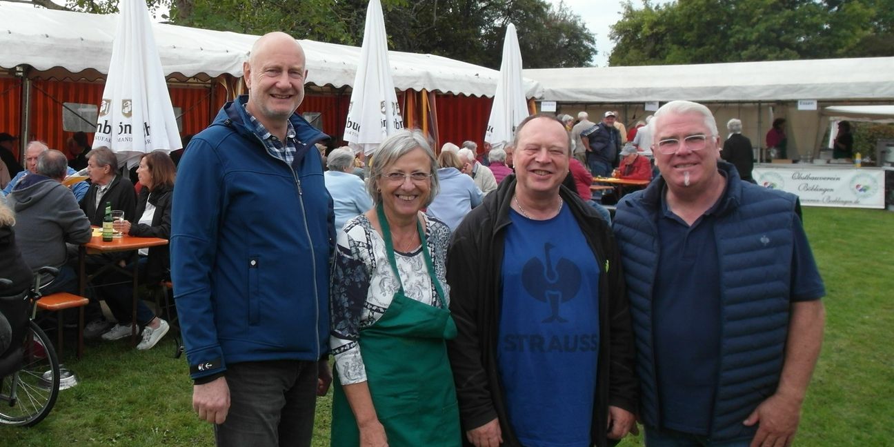 Das neue Vorstandsteam des Obstbauvereins Böblingen: (von links) Kassier Steffen Priebs, Schriftführerin Brigitte Moninger, zweiter Vorsitzender Jörg Ehlers und erster Vorsitzender Wolfgang Henne. Bild: Staber