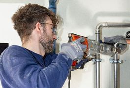 Die Ausbildung zum Anlagenmechaniker für Sanitär-, Heizungs- und Klimatechnik ist am begehrtesten. Die Ausbildung zur Konditorin bleibt eine Frauendomäne.