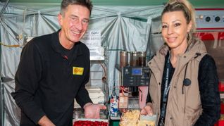 Kuchen gehören beim Knittelfest für Klaus und Carmen Andermann dazu.