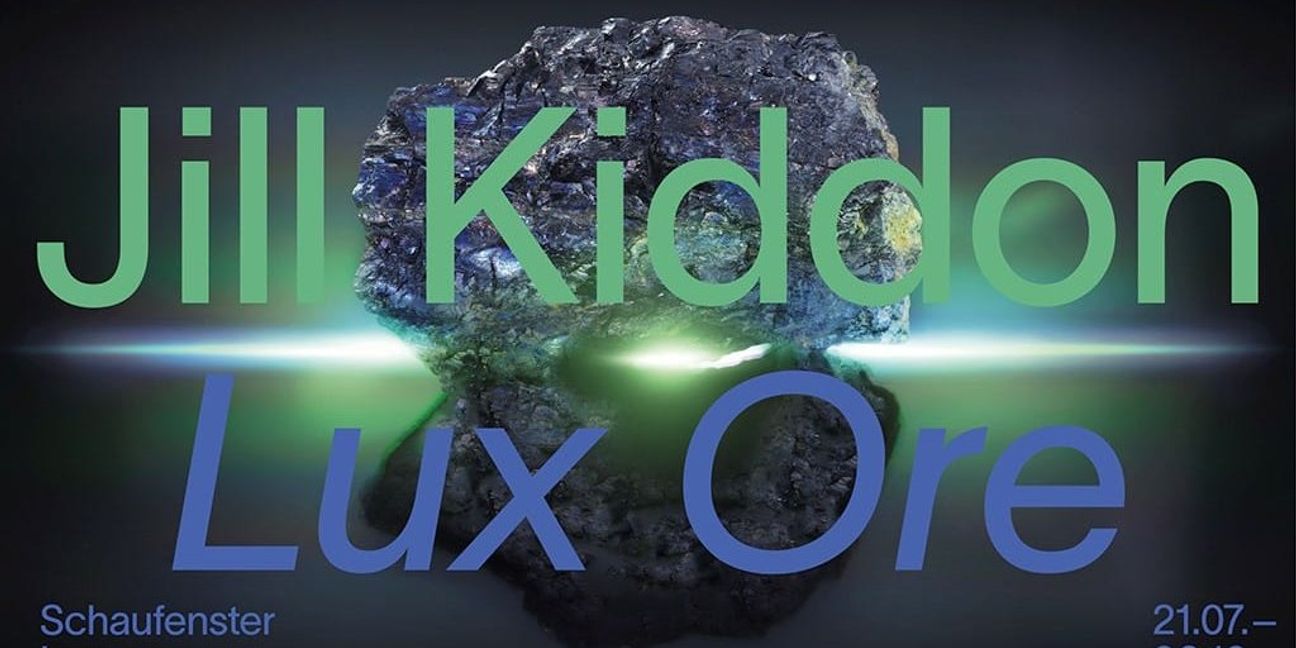 „Lux Ore“ ist der Titel der Ausstellung von Jill Kiddon in der Galerie der Stadt Sindelfingen am Marktplatz. Sie zeigt zwei auf einander Bezug nehmende Installationen über die die Beziehungen von Ressource und technologischem Fortschritt. Die Eröffnung ist am Samstag, 20. Juli um 18 Uhr. Danach zu sehen bis zum 6. Oktober: Mo-Fr 10-18 Uhr, Sa+So+Fei 10-17 Uhr, der Eintritt ist frei.