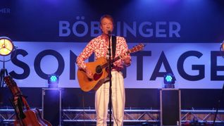 So sieht ein Stargast aus: Jochen Distelmeyer, einstiger Kopf und Sänger der Hamburger-Schule-Band „Blumfeld“, bei den Böblinger Songtagen.