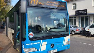 Wie fahren künftig die Busse im Stadtverkehr? Auch damit beschäftigt sich der Gemeinderat im Maichinger Bürgerhaus.Bild: Cardoso