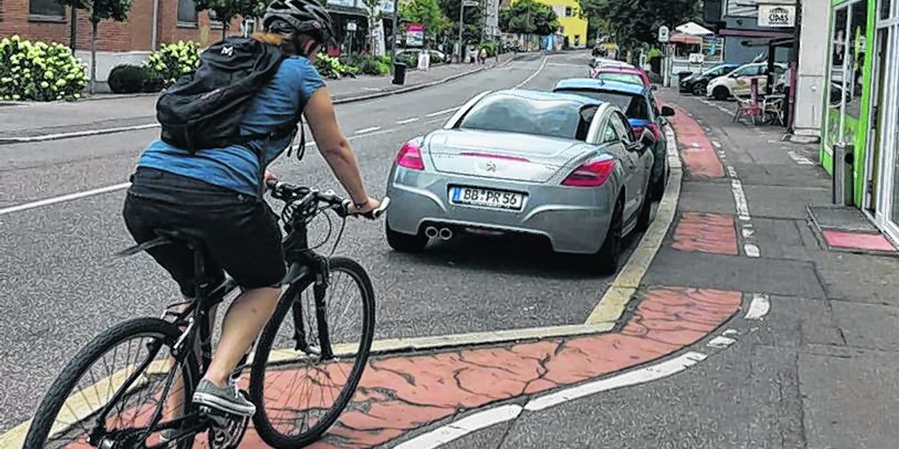 Brandgefährlich. Die Sindelfinger Straße in Böblingen.  Bild: Müller