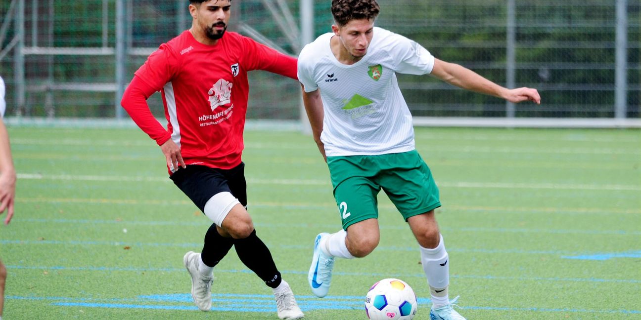 Sefa Yilmaz (rechts) und die Spvgg Holzgerlingen wollen gegen Echterdingen II den sechsten Sieg im sechsten Heimspiel. Bild: photostampe/A