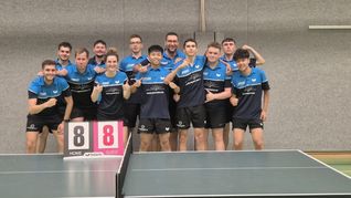 Die erste und zweite Mannschaft derTischtennis-Abteilung des VfL Sindelfingen nach dem  ersten Spieltag. Bild: Holzapfel