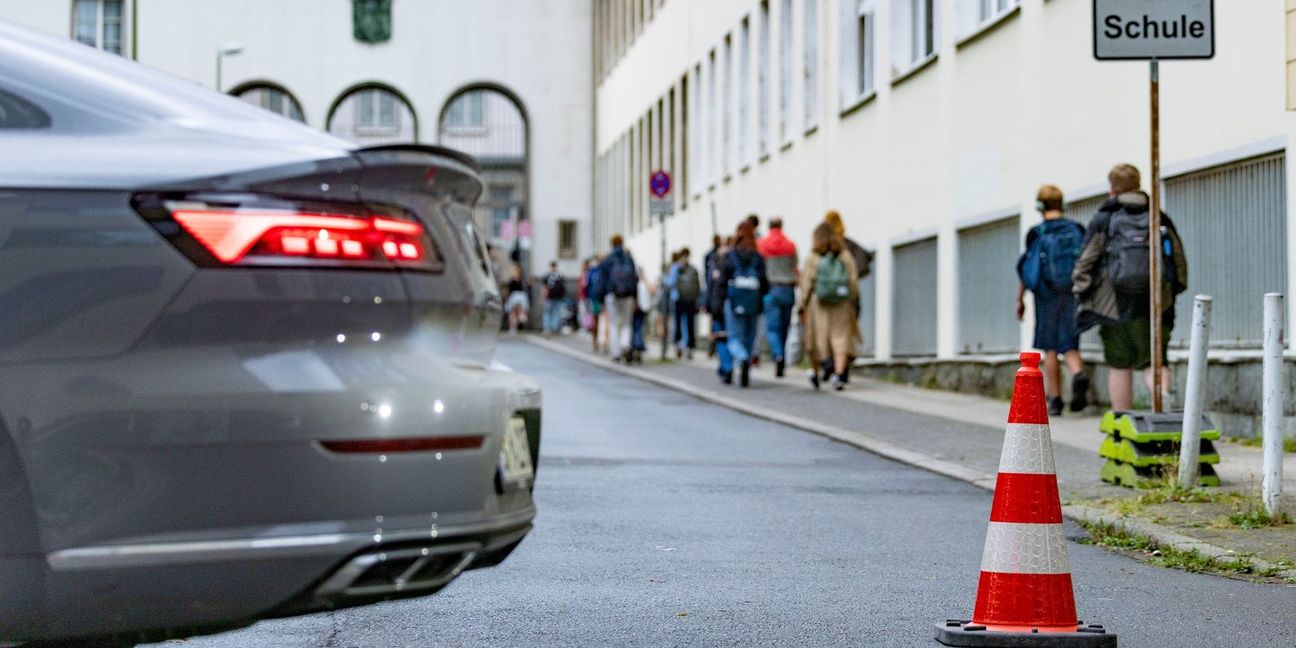 Autoverkehr unmittelbar vor Schultoren - das muss nicht sein, finden viele.