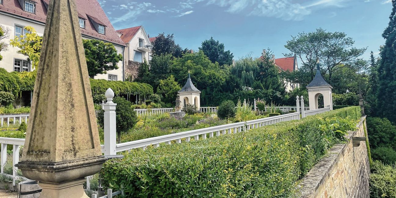 Um zum Terrassengarten zu kommen, muss man erst einmal einige Stufen erklimmen.