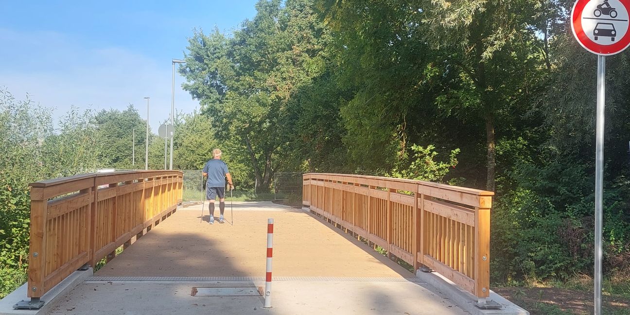 Nach acht Monaten Bauzeit ist der Weg über den Langgraben frei.