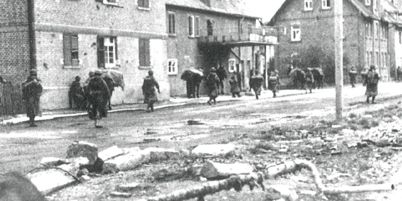 Die Herrenberger Straße in Böblingen im Frühjahr 1945. Bild: Stadtarchiv Böblingen