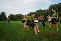 Tauziehen im Sommerhofenpark bei der Stadtwerke Teamchallenge