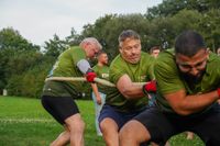 Tauziehen im Sommerhofenpark bei der Stadtwerke Teamchallenge