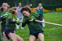 Tauziehen im Sommerhofenpark bei der Stadtwerke Teamchallenge