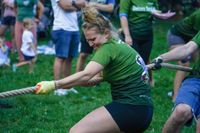 Tauziehen im Sommerhofenpark bei der Stadtwerke Teamchallenge