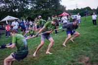 Tauziehen im Sommerhofenpark bei der Stadtwerke Teamchallenge