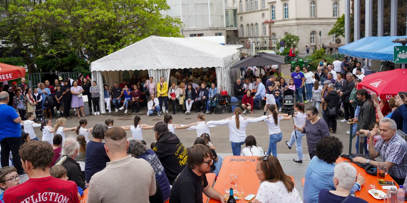 Drei Tage lang hat die griechische Gemeinde mit vielen Freunden vor dem Sindelfinger Rathaus ihr Kulturfest gefeiert.