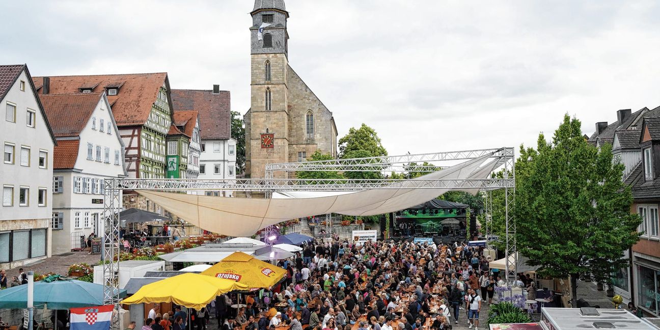 Der Marktplatz ist einer der zentralen Punkte auf dem Stadtfest.