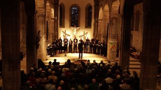 Der Sindelfinger Kammerchor bei seinem Sehnsuchtskonzert in der Martinskirche.