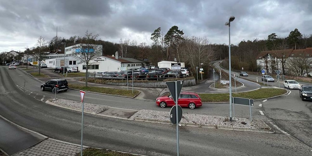 Auf dem Horn-Areal in Schönaich soll ein Lidl-Markt entstehen, der sich mit einer verglasten Frontfassade dem Kreisverkehr zuwendet.Bild: Kalus