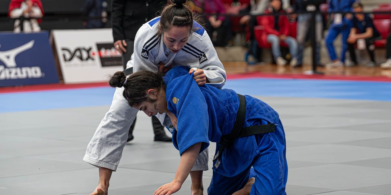 Für Katharina Menz (weißer Judoanzug) war der olympische Wettkampf nach knapp vier Minuten beendet.