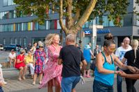 Sindelfingen tanzt beim Salsa-Abend in der Kleinen Mercedesstaße.