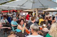 Sindelfingen tanzt beim Salsa-Abend in der Kleinen Mercedesstaße.