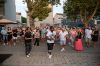 Sindelfingen tanzt beim Salsa-Abend in der Kleinen Mercedesstaße.