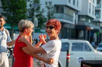 Sindelfingen tanzt beim Salsa-Abend in der Kleinen Mercedesstaße.