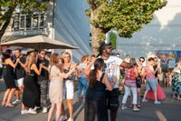 Sindelfingen tanzt beim Salsa-Abend in der Kleinen Mercedesstaße.