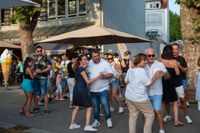 Sindelfingen tanzt beim Salsa-Abend in der Kleinen Mercedesstaße.