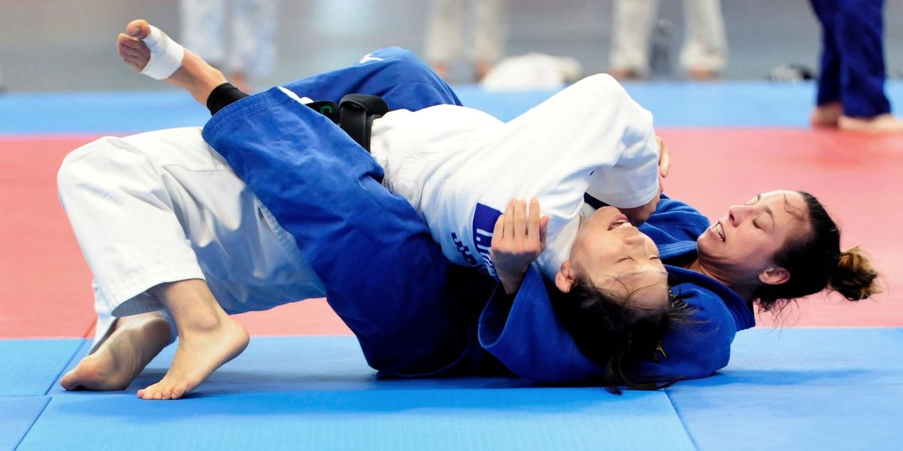 Katharina Menz (blauer Anzug) bei einem ihrer letzten Trainings vor den Olympischen Spielen in Paris.