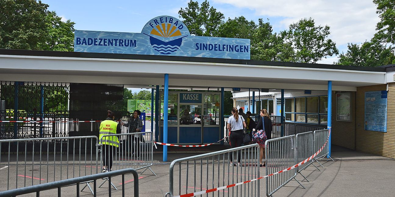 Der Eingangsbereich zum Sindelfinger Freibad. Bild: Dettenmeyer