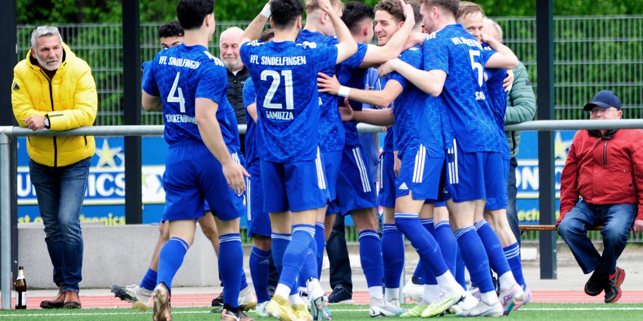 Kollektives Aufatmen bei den Sindelfinger Landesliga-Fußballern. Die Tabellenspitze ist seit dem 2:0 in Nagold wieder in Sichtweite. Bild: photostampe/A