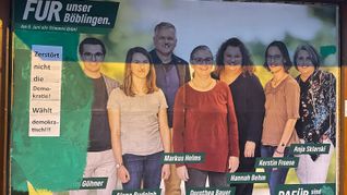 Die Böblinger Grünen haben ihr beschädigtes Wahlplakat mit einer Botschaft versehen.