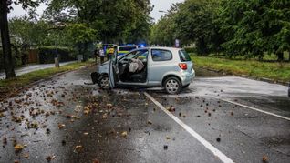 Die Unfallursache steht noch nicht fest. Die Leonberger Straße war während der Unfallaufnahme gesperrt. Bild: SDMG/Dettenmeyer